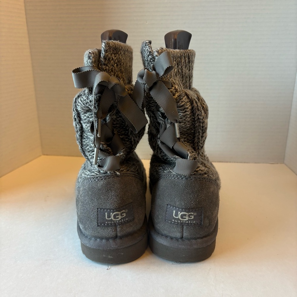 Ugg Australia Gray Cable Knit Lace Boots, Women’s size 7 - Picture 3 of 11